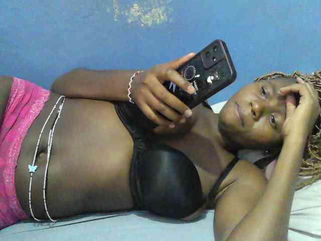 Mystiq-Ella webcam