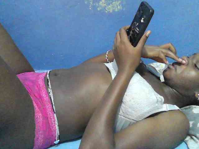 Mystiq-Ella webcam