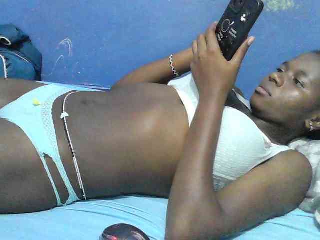 Mystiq-Ella webcam