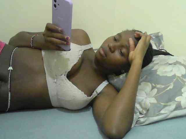 Mystiq-Ella webcam