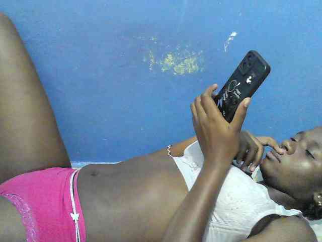 Mystiq-Ella webcam