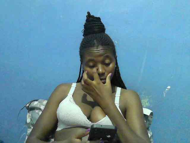 Mystiq-Ella webcam