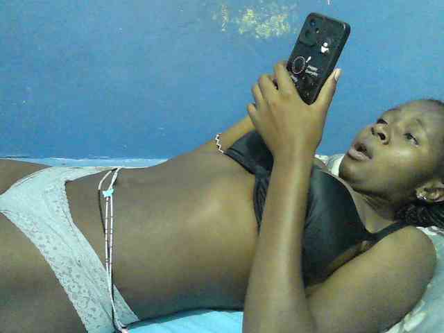 Mystiq-Ella webcam