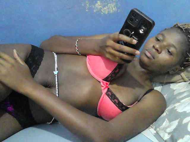 Mystiq-Ella webcam