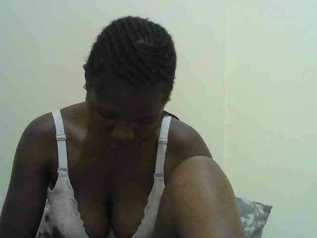 Mystiq-Ella webcam