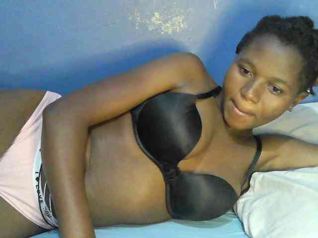 Mystiq-Ella webcam