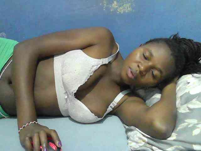 Mystiq-Ella webcam