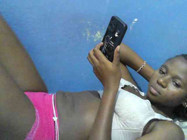 Mystiq-Ella webcam
