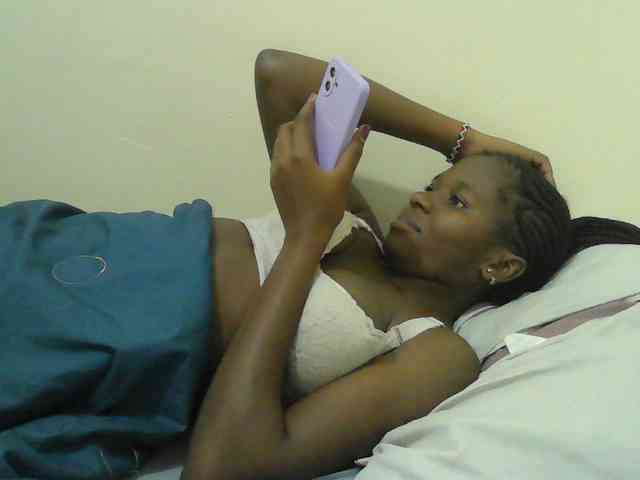 Mystiq-Ella webcam