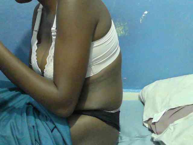 Mystiq-Ella webcam