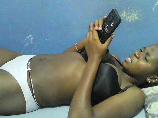 Mystiq-Ella webcam
