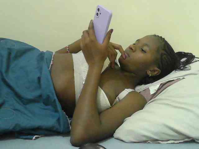 Mystiq-Ella webcam