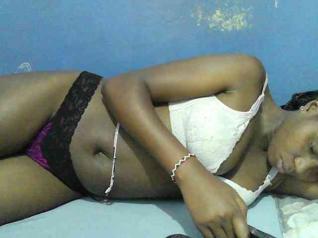 Mystiq-Ella webcam