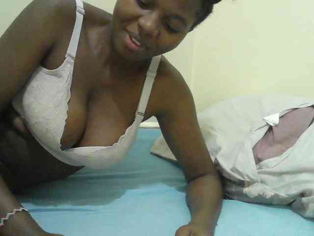 Mystiq-Ella webcam