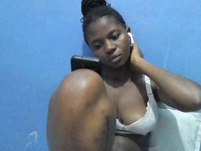 Mystiq-Ella webcam