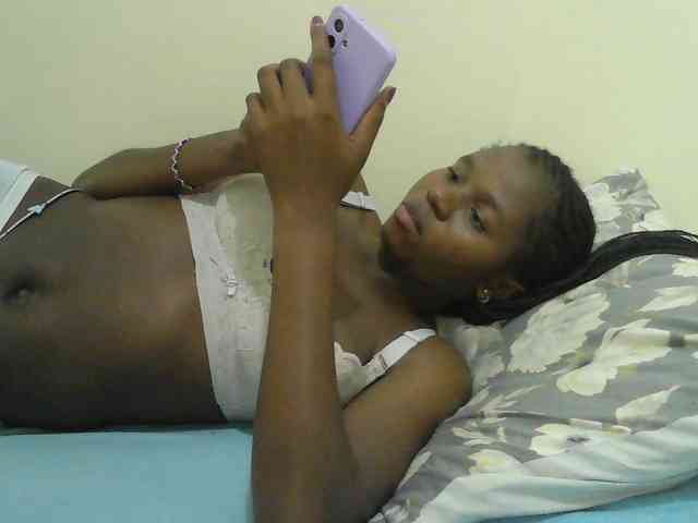 Mystiq-Ella webcam