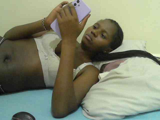 Mystiq-Ella webcam