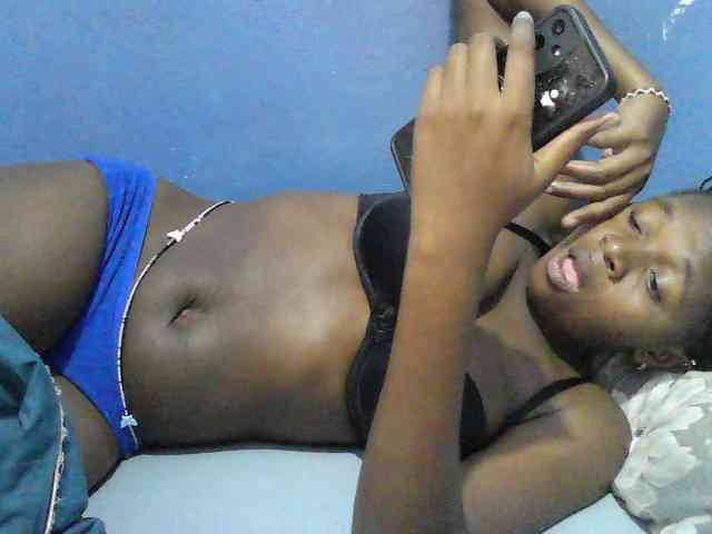 Mystiq-Ella webcam