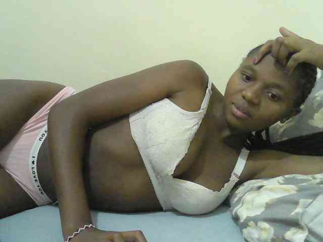 Mystiq-Ella webcam