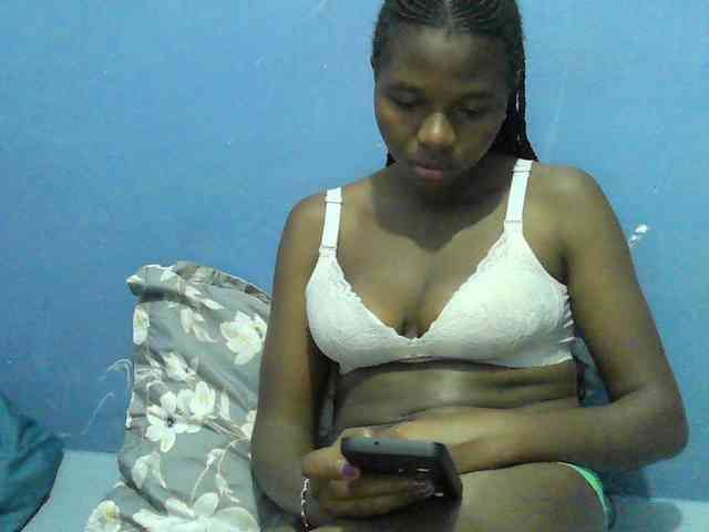 Mystiq-Ella webcam