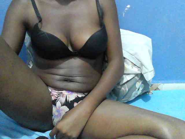 Mystiq-Ella webcam