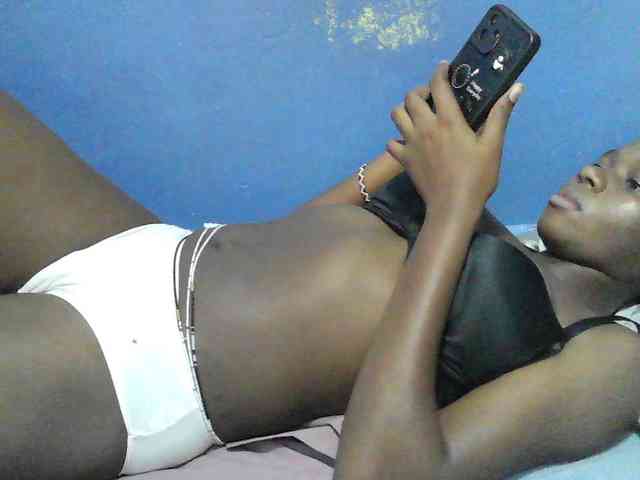 Mystiq-Ella webcam