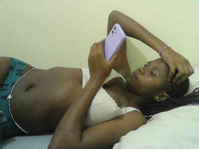 Mystiq-Ella webcam