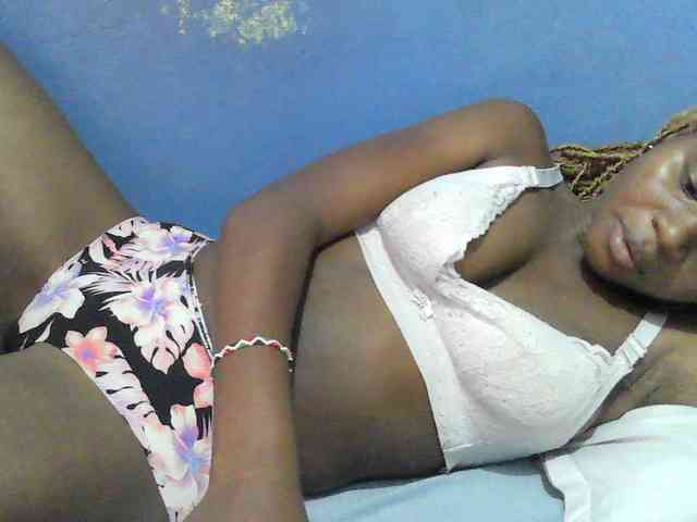 Mystiq-Ella webcam