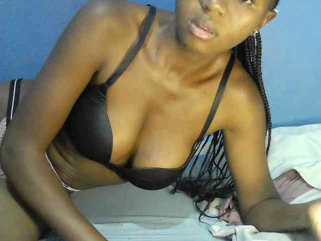 Mystiq-Ella webcam