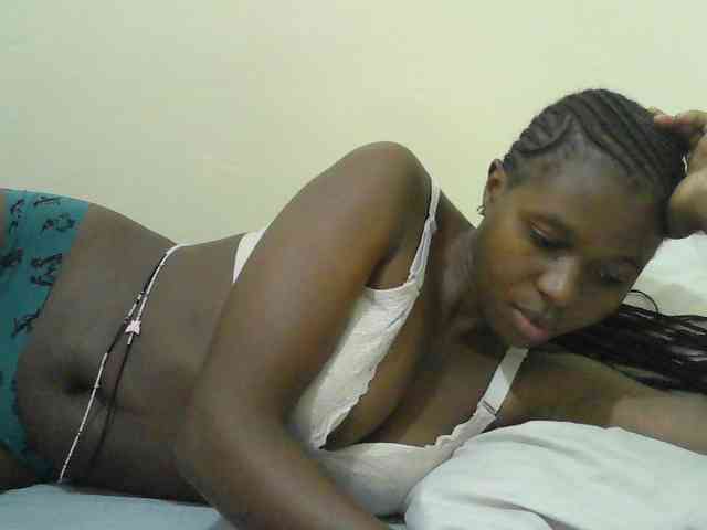 Mystiq-Ella webcam