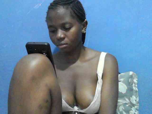 Mystiq-Ella webcam