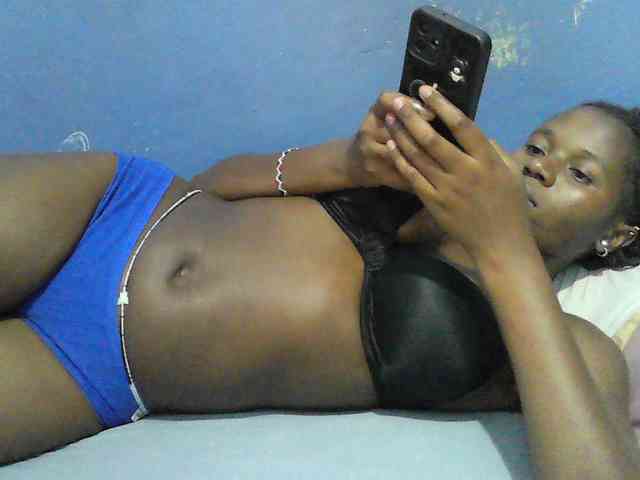 Mystiq-Ella webcam