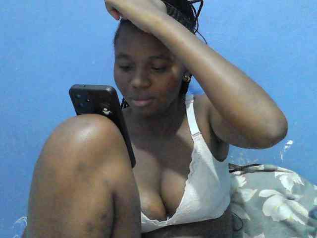 Mystiq-Ella webcam