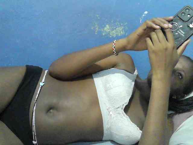Mystiq-Ella webcam