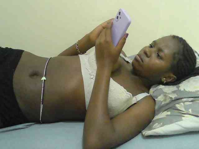 Mystiq-Ella webcam