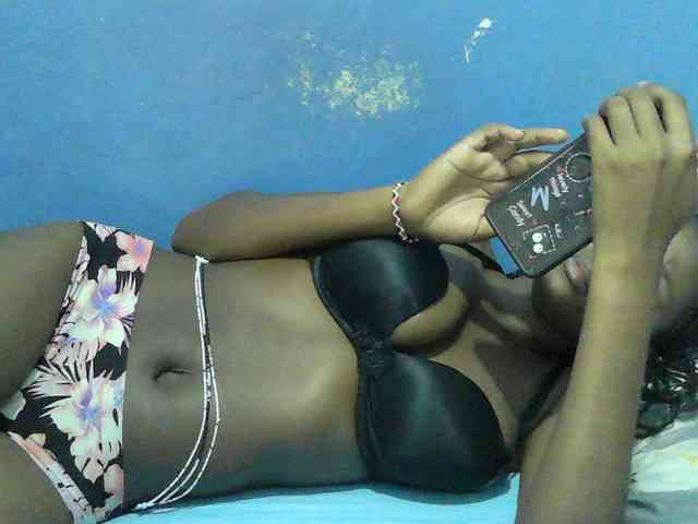 Mystiq-Ella webcam
