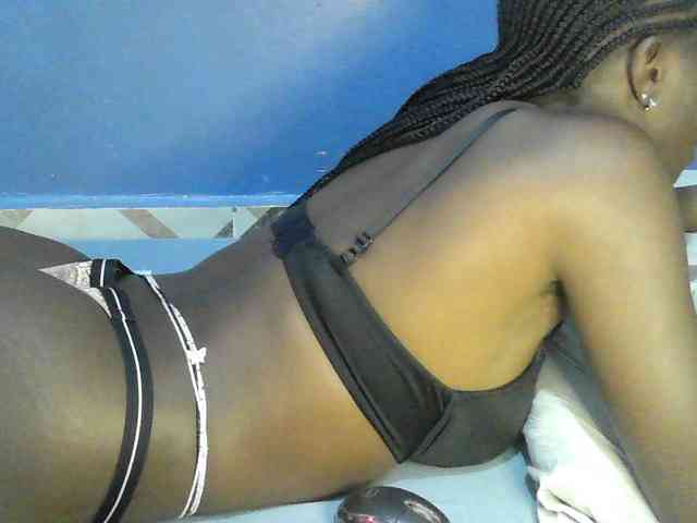 Mystiq-Ella webcam