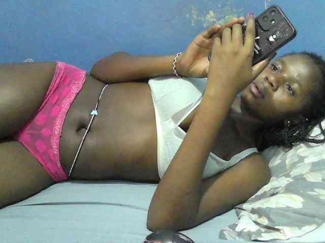 Mystiq-Ella webcam