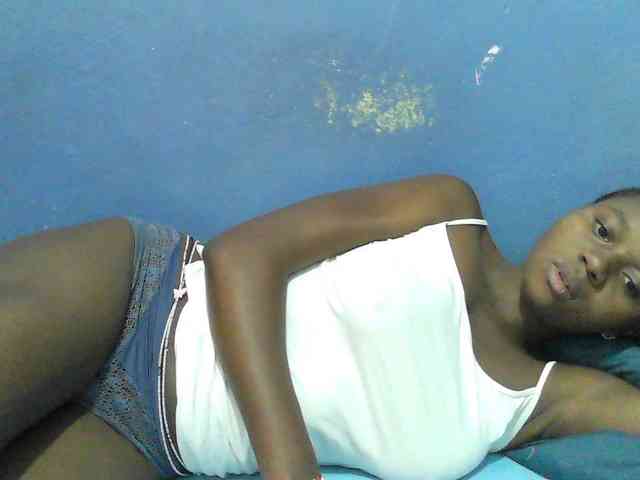 Mystiq-Ella webcam