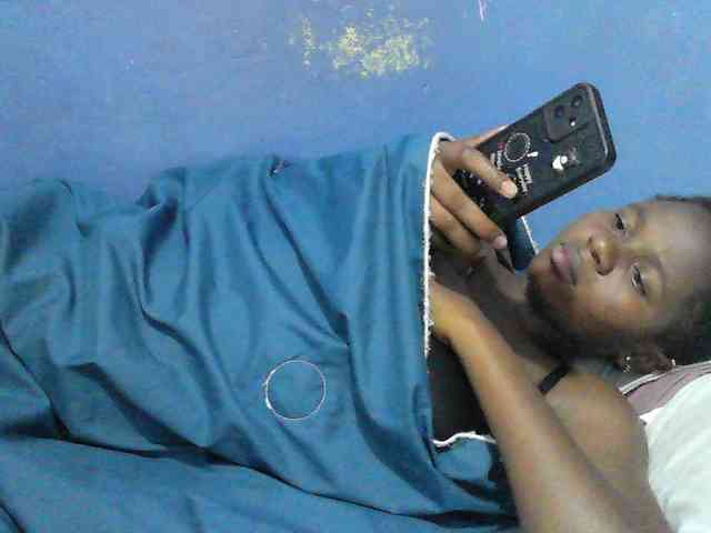 Mystiq-Ella webcam