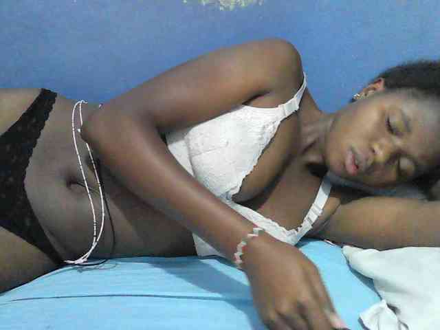 Mystiq-Ella webcam