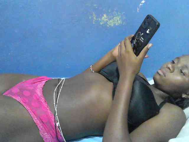 Mystiq-Ella webcam