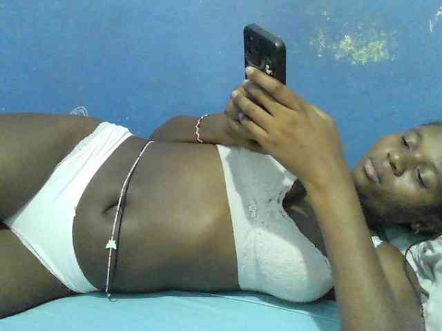 Mystiq-Ella webcam