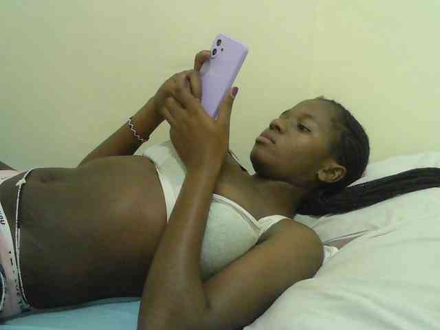 Mystiq-Ella webcam