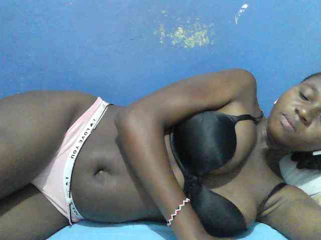 Mystiq-Ella webcam