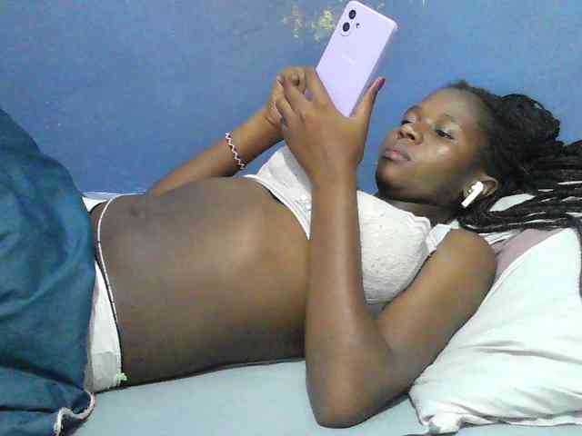 Mystiq-Ella webcam