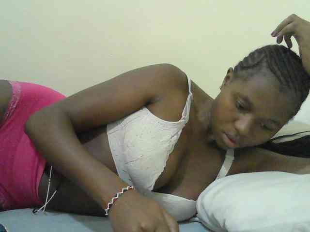 Mystiq-Ella webcam