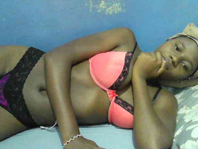 Mystiq-Ella webcam