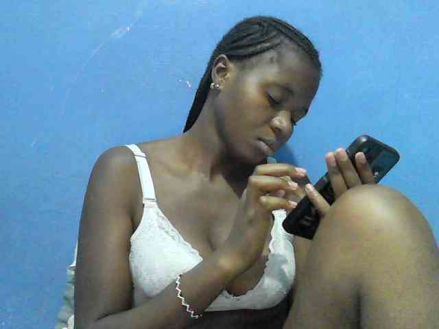 Mystiq-Ella webcam