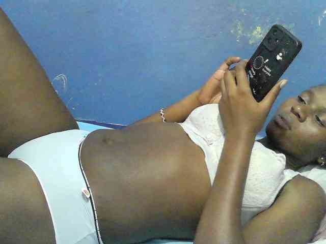 Mystiq-Ella webcam